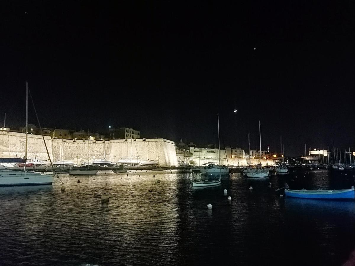 Vittoriosa' Seafront 2 Bed Highly Furnished Apartment 外观 照片